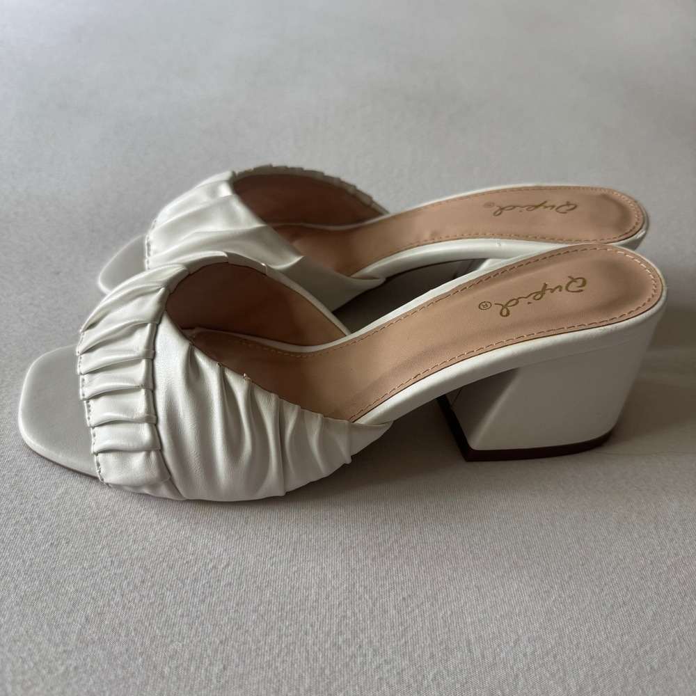 Qupid Ruched Block Heel Mules 6.5 White Square Toe Slip On Sandals Monochromatic